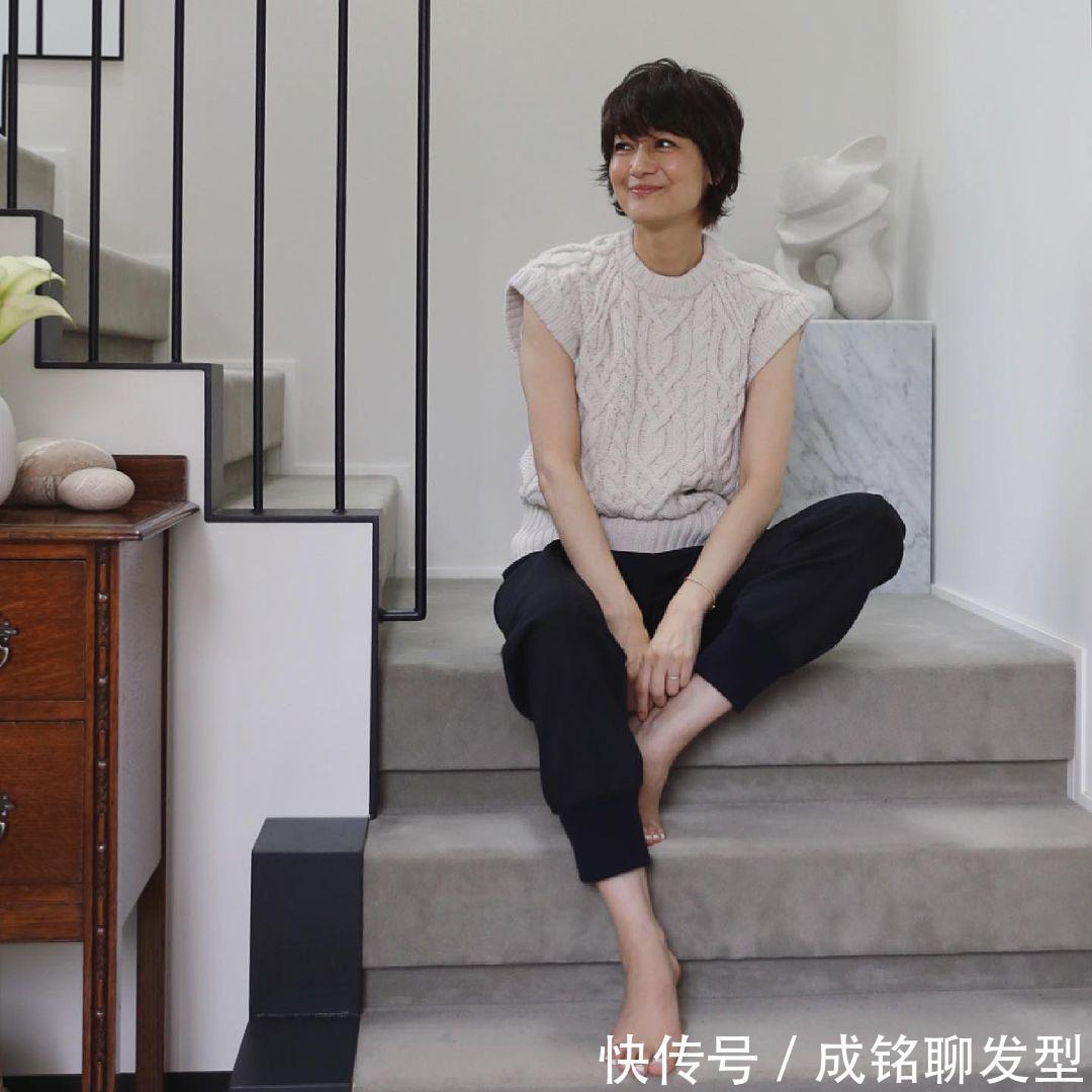 富冈佳子|50岁的女人,穿衣要懂得减龄搭配,日本穿搭博主的穿搭经都在这里