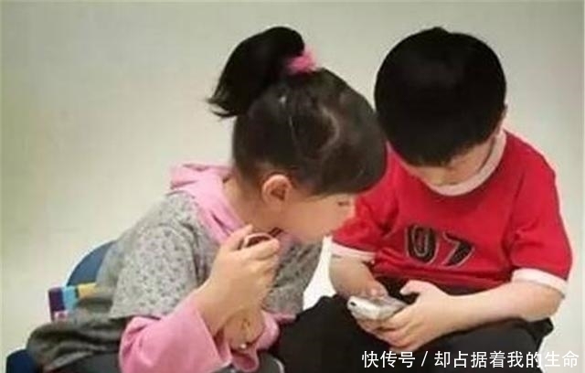 不止|经常玩手机,与不玩手机的孩子,20年后,人生差距不止一点点