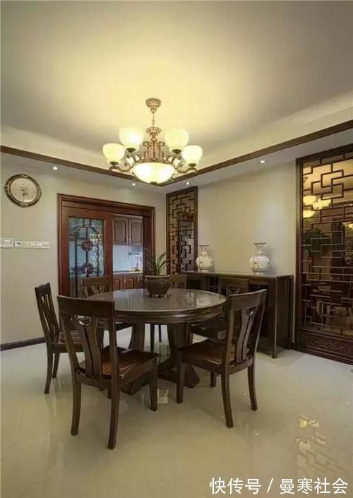 新中式|140平新中式大宅,好喜欢牡丹花画背景墙,雍容富贵,沉稳大气