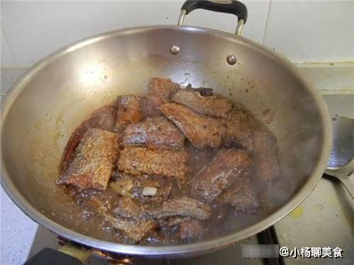 鱼肉|这鱼肉多刺少，裹上淀粉一炸，配饭下酒样样行，宴客也不丢面