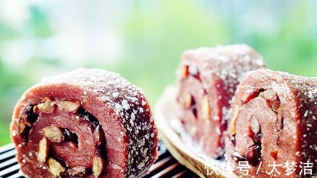 一杯糯米一碗红豆,蒸熟加搅拌,即成又香又软的糯米糕,再不用买