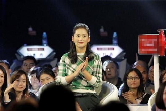 在《非诚勿扰》指导女嘉宾情感,却私下和丈夫离婚,黄澜到底多可笑