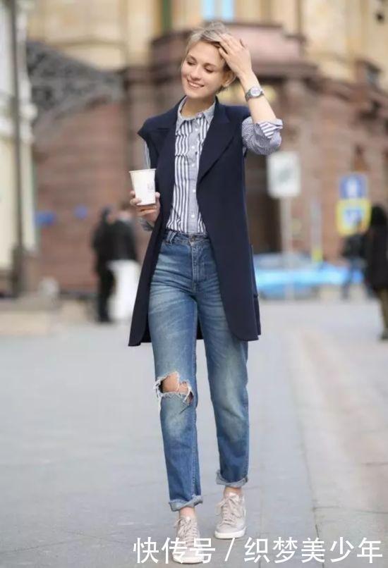 先别急着买风衣,初秋流行的是“长马甲”,知性帅气又百搭!