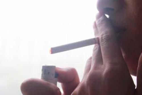  最伤身的抽烟时间是什么时候？经常抽烟的人要忍住别抽