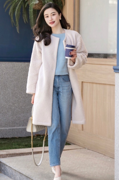 博主|微胖的秋冬穿搭指南,羊羔毛大衣+长裤或连衣裙,保暖舒适又洋气