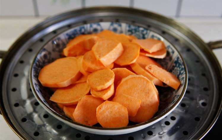 给年夜饭加道菜,“招财进宝”端上桌,寓意年年有余,财源广进