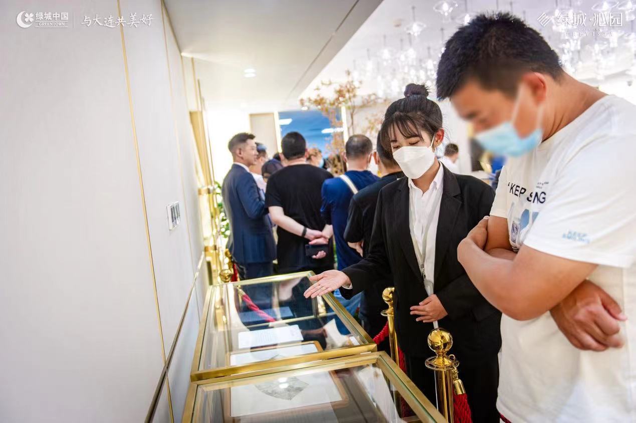 绿城·沁园|逐渐消失的五一广场,为什么突然人气爆满?