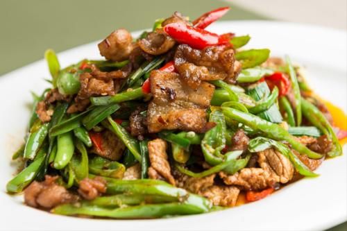 入味|辣椒炒肉，先炒肉还是辣椒？掌握正确炒制顺序，猪肉鲜香辣椒入味