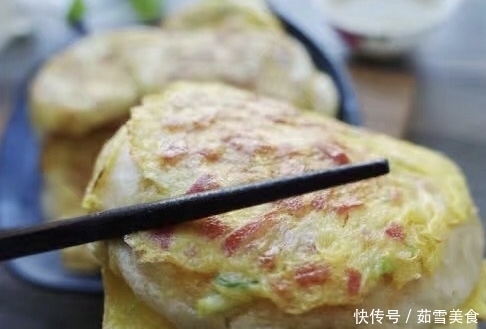 鸡蛋饼|3个鸡蛋,不揉面,简单一搅,做家人爱吃的鸡蛋饼,鲜美有营养