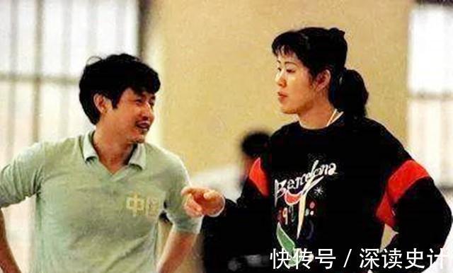 异母弟弟|郎平女儿与异母弟弟聚餐！父亲为了照顾她15年未娶，60岁二婚生子