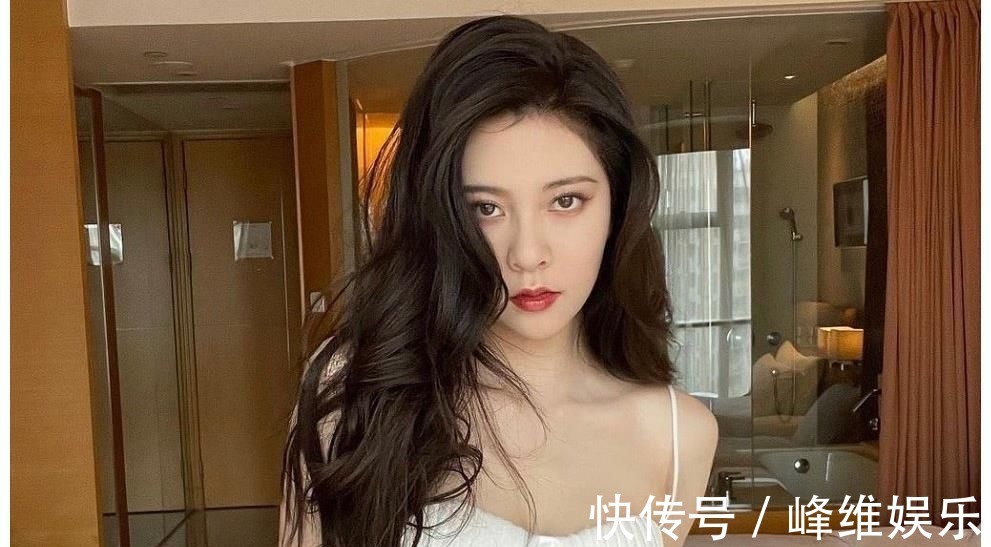 宋妍霏不尊重人?請(qǐng)楊迪吃飯用自熱鍋當(dāng)菜,餿湯上桌致其腸胃不適