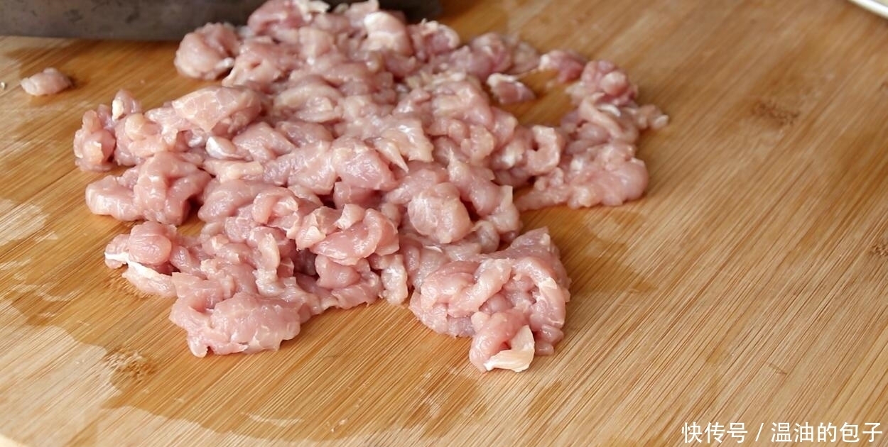 解馋|秋天,睡眠不好要常喝这汤,做法简单营养高,煮一大锅好喝又解馋