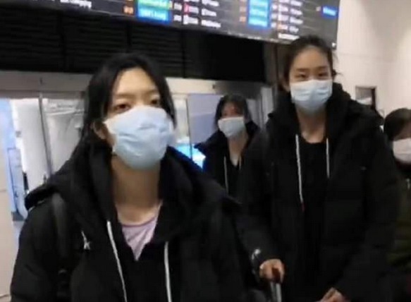 南京|江苏女排顺利落地南京!刁琳宇倪非凡颜值出众,全程未见龚翔宇