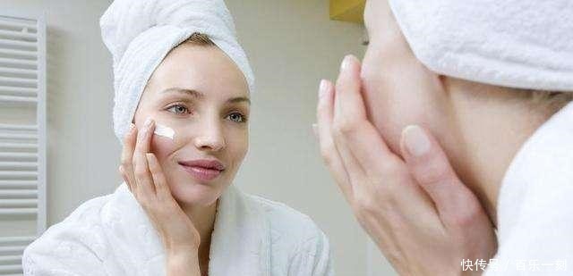 为什么要先涂乳液，再擦爽肤水美容师说出实情，还好我没跟风！