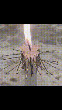 |搞笑GIF:喜欢上一个妹子,但是不知道她在练什么功夫