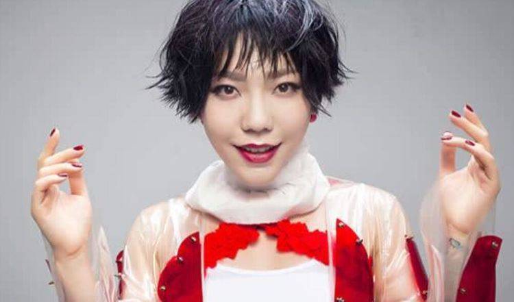 一手 论如何将一手好牌打得稀烂?吴莫愁:这事我最有发言权