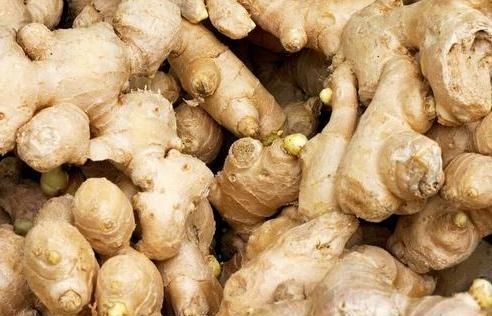 保存生姜别再放冰箱了，姜农分享3个小妙招，久放不干瘪不发芽