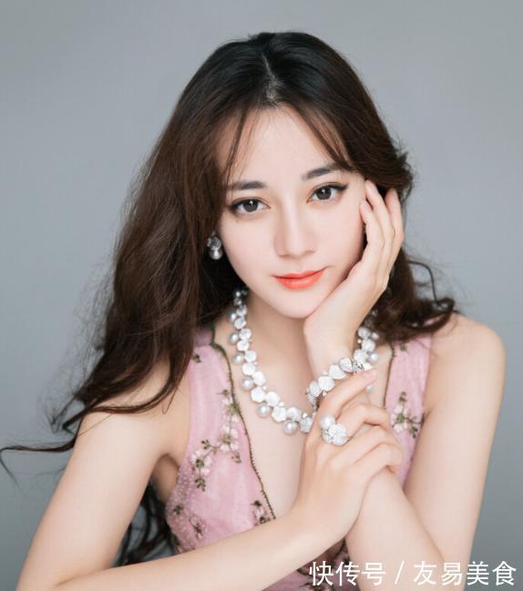 首饰 女人过了40岁,最好别戴这3种首饰,俗气感十足,显得没品味