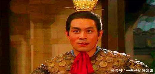 罗贯中|三国里毫无争议的王者, 智力完胜孔明, 武力完爆吕布！