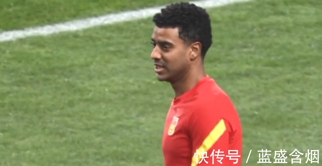 越南队|国足对越南预计首发,归化双星搭档武磊,后腰派出全新组合出场!