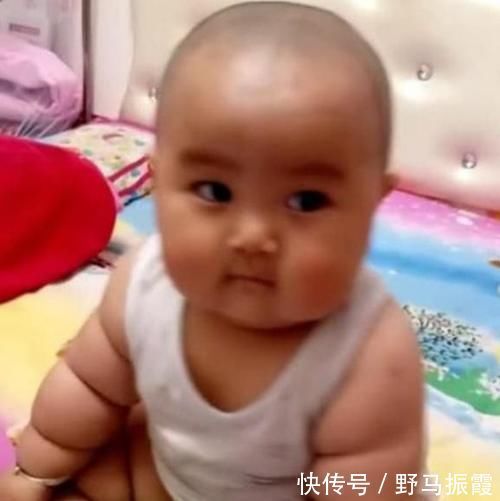 宝宝|“最萌宝宝”走红,看到宝宝胳膊那一刻,网友:这不是米其林吗?
