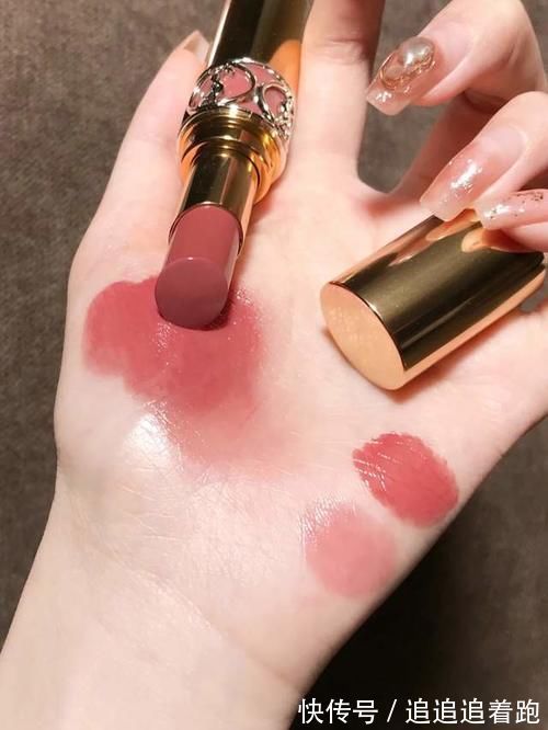 温柔|扔掉老气的土色口红吧!今年“茶色”才是流行,涂上够美一个冬天