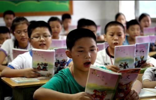 家长:请停止九年义务教育,网友:你们谁为农村的学生考虑过?