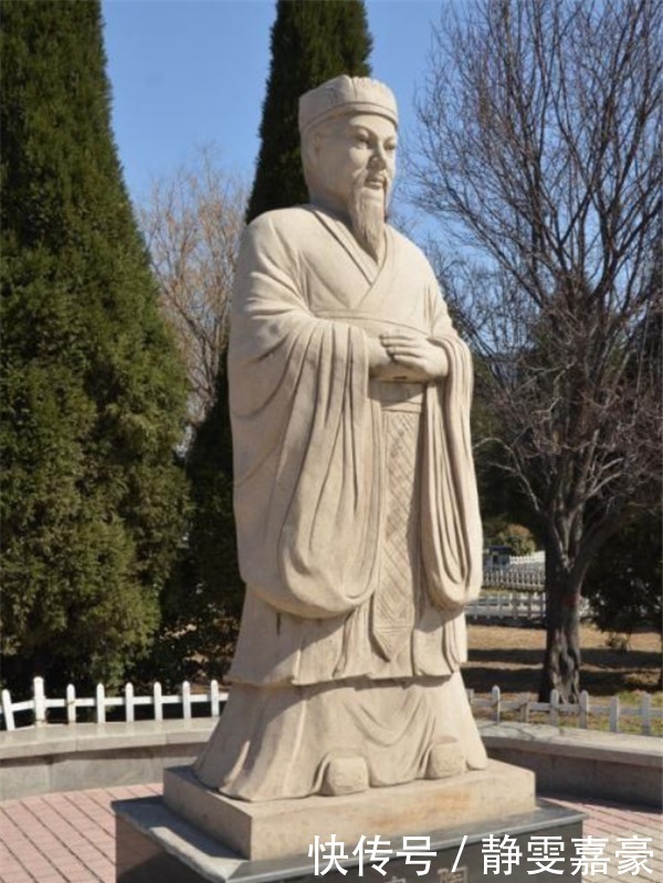 官员被杀，妻儿逃难到一树下得活，从此改为树姓，成全球第一大姓