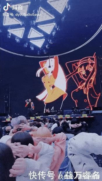 武当王|那些在抖音出圈的二次元元素,尬得我用脚抠出了三室一厅