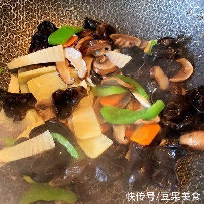 江南小菜冬笋黑木耳炒鱼片