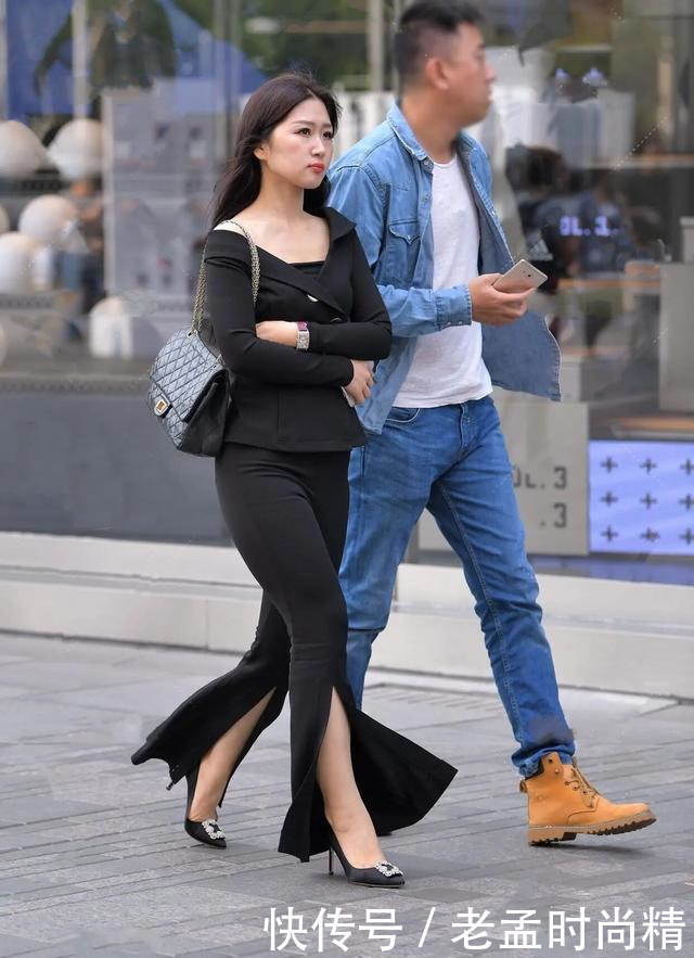 街拍:秋季辣妈的时尚穿搭, 从未见“打底裤”的身影, 这样穿精致优雅!