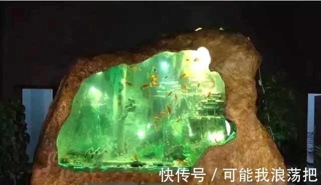 雕刻#男子花5年用13.8吨玉石雕刻鱼缸，完整还原“西游记东海龙宫”！