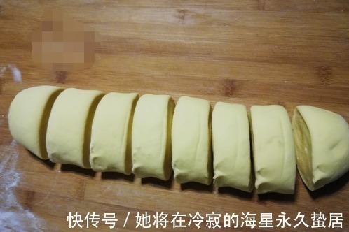 面团|红薯独特做法,加一个鸡蛋,不用烤箱,女儿说比买的面包还好吃