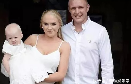 美女|美女17年没剪过头发,每周要用掉一瓶洗发水,网友大开眼界