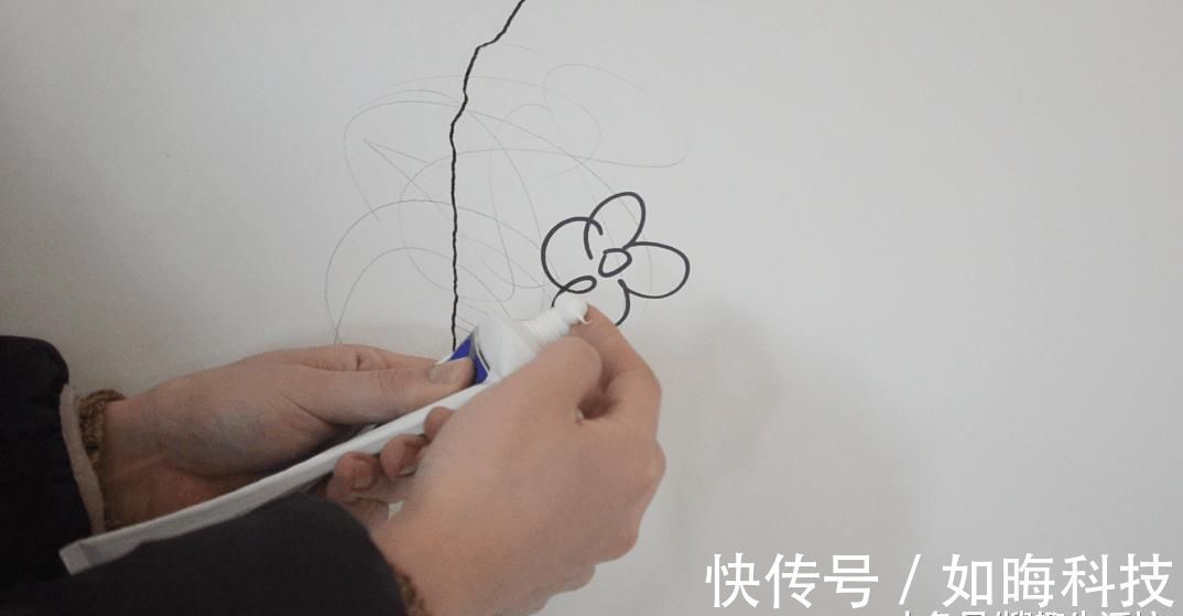 牙膏|家里白墙不仅脏还有裂缝怎么办 用它涂一涂, 墙壁立马焕然一新