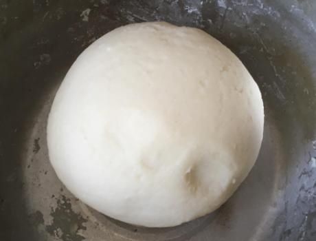 煮汤圆时，开水下锅还是冷水下锅？这样煮，汤圆不粘锅不露馅