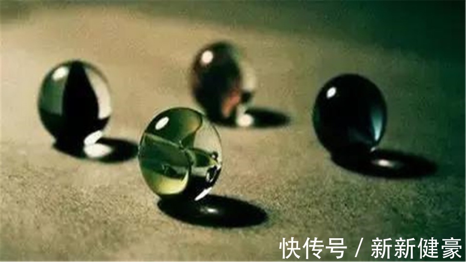 夜深人静时，为何会听见楼上玻璃珠掉落明明楼上没有住户！