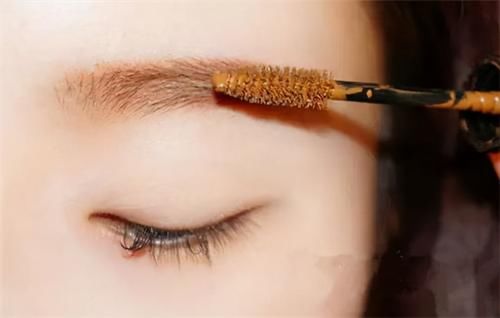 为什么你化的妆没有别人好看?分享3个“小心机”,打造精致妆容