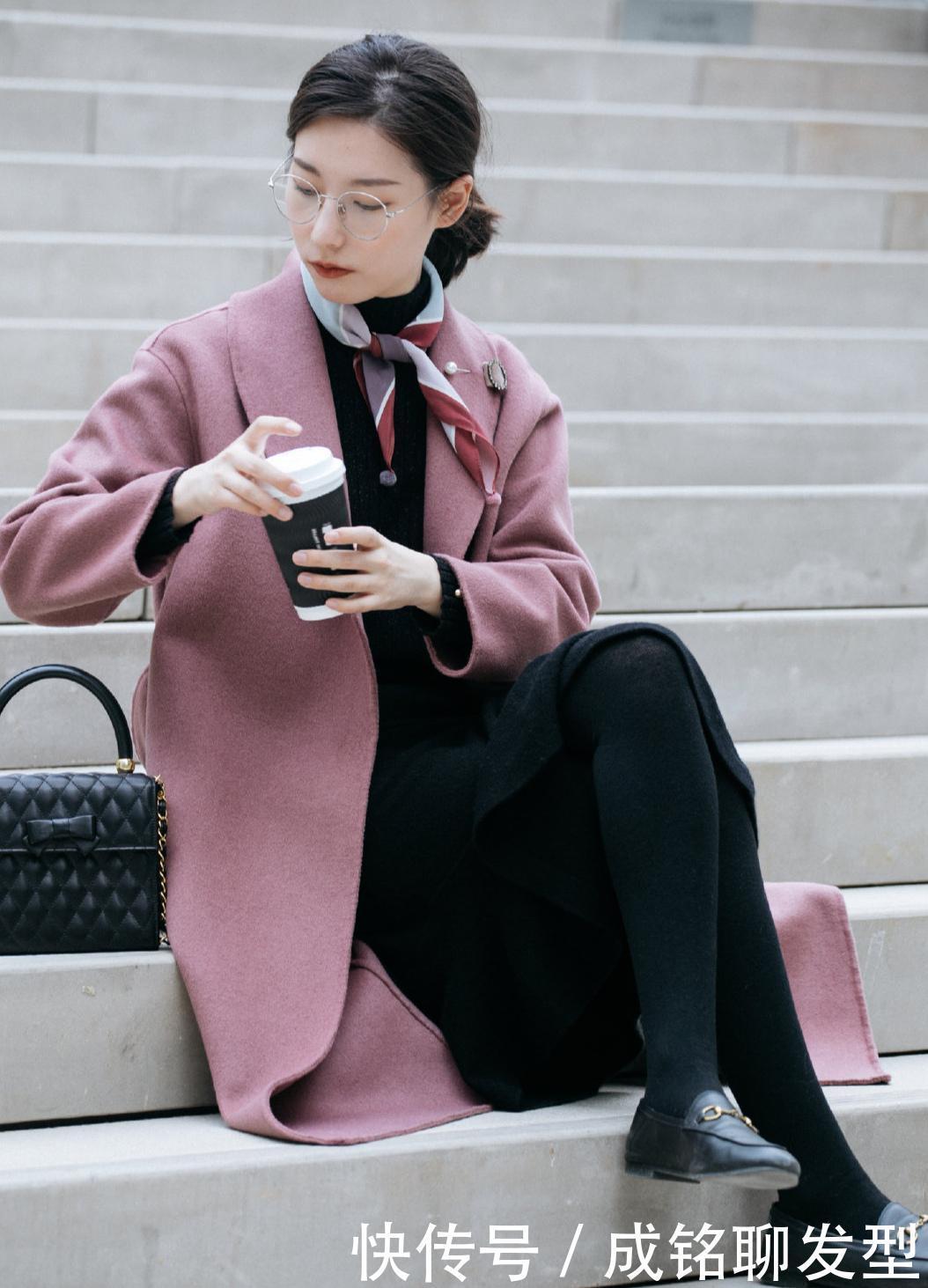 更多|女性到了四十岁,有必要学会更多的穿搭方法,凭借气质这块你就赢