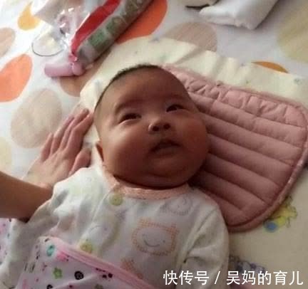 妈妈|宝宝总歪着脖子睡?警惕这5个原因,第2个暖心,第5个让家长崩溃