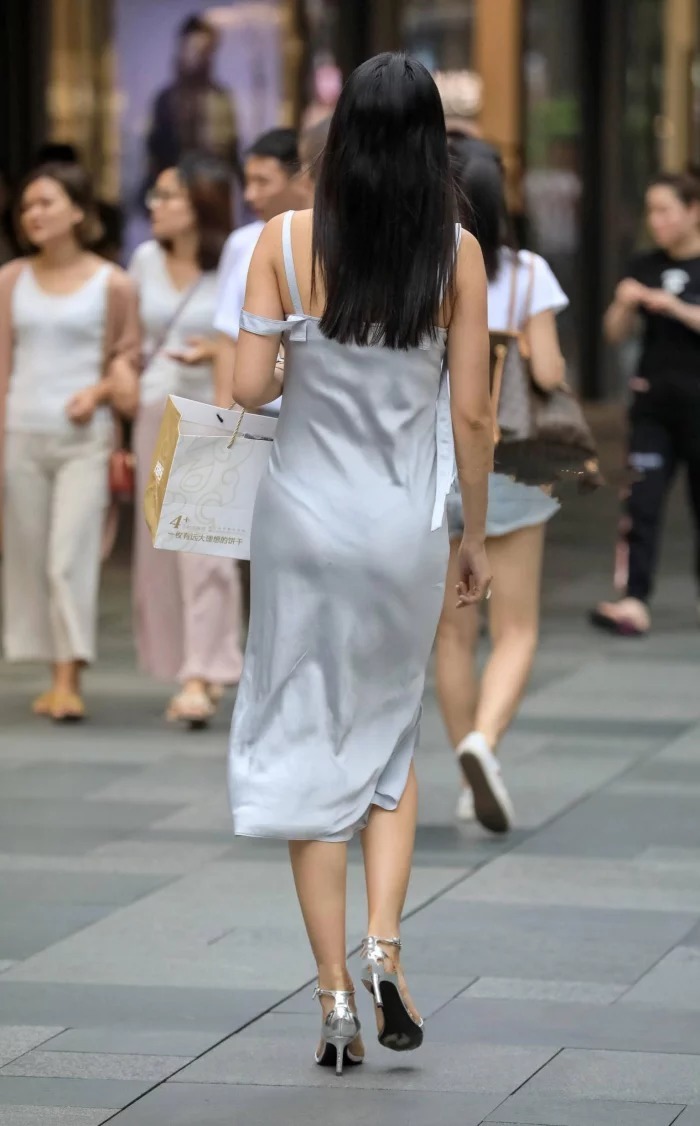 感觉|真正有气质的美女,她们都这样穿衣服