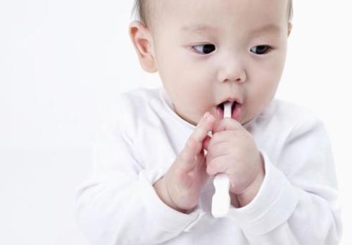 孩子|宝宝不吃糖坚持刷牙，却还是长龋齿，家长可能忽略了这4点