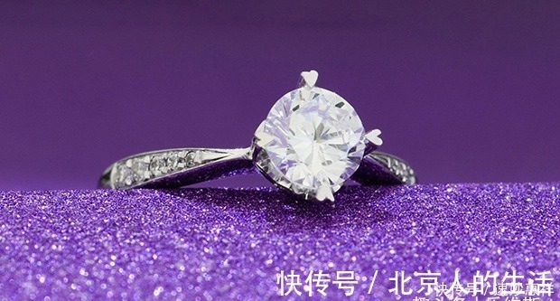 戒指|求婚钻戒如何挑选?了解这些让你瞬间俘获女生心