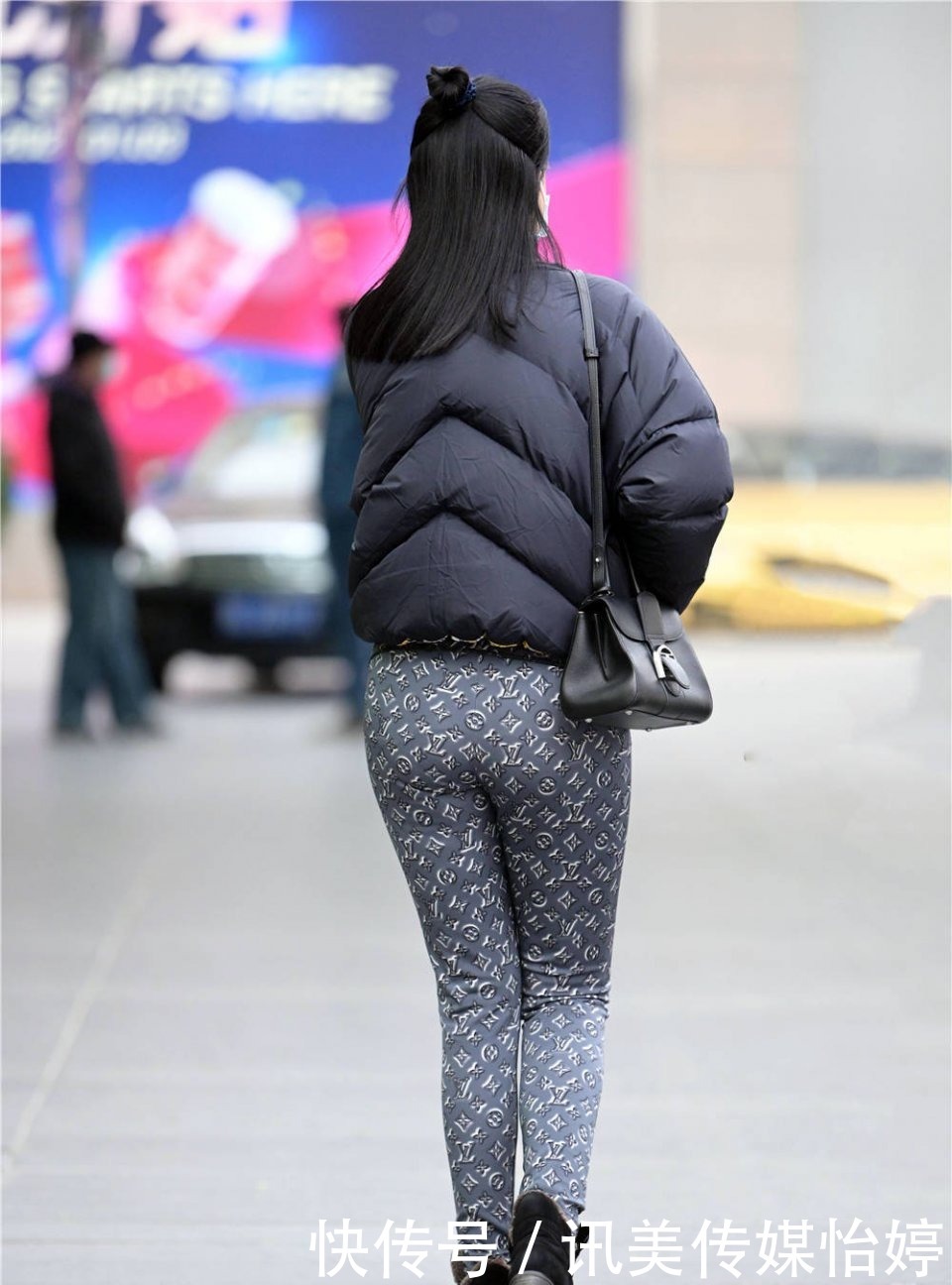 显身材的紧身裤搭配,时尚大方,不会辜负你的身材