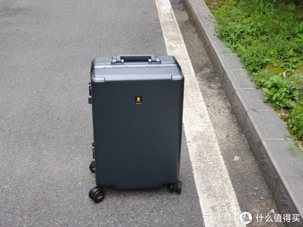 安全感|给你满满的安全感-地平线8号Power系列行李箱测评