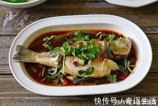 带儿子走亲戚，小姑子做了三菜一汤热情款待，吃完后我深深叹服