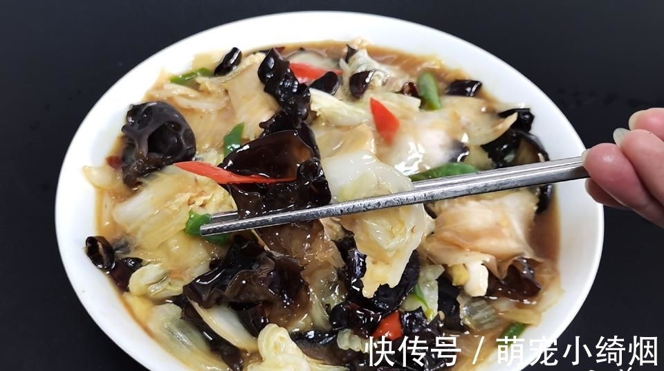 青辣椒|它有“素食之王”的美誉，鲜嫩爽滑，营养又美味，热量低，还养人