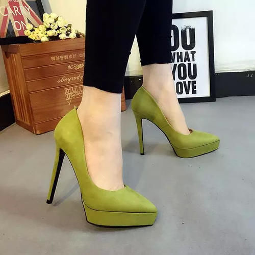 高跟鞋 职场上的女人穿细跟高跟鞋,让你既有女人味又有气场