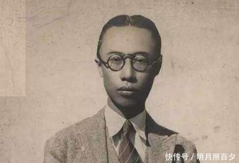 溥仪|溥仪回故宫还买票,在一把椅子下面,找到了自己曾经藏着的宝贝