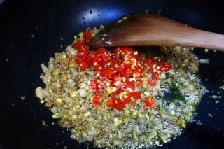 它的味道不亚于豇豆的芹菜肉末,是拌饭面条的好搭档